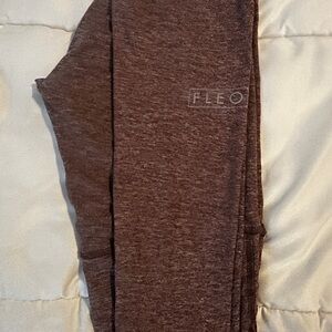 Fleo El Toro 25” Heather Wine leggings size small
